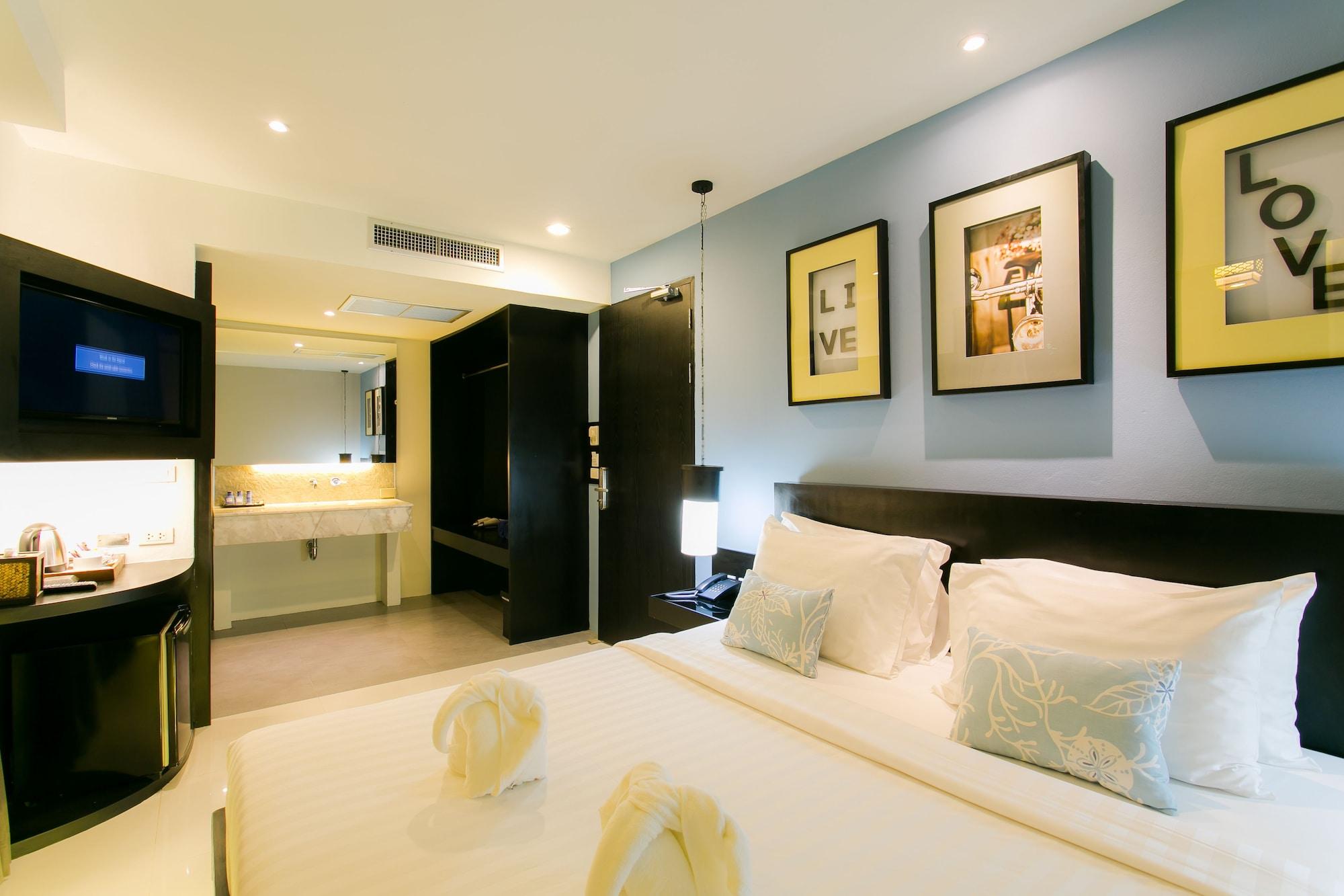 The House Patong Hotell Eksteriør bilde