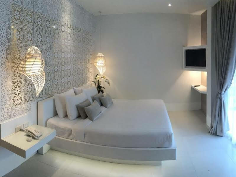 The House Patong Hotell Eksteriør bilde