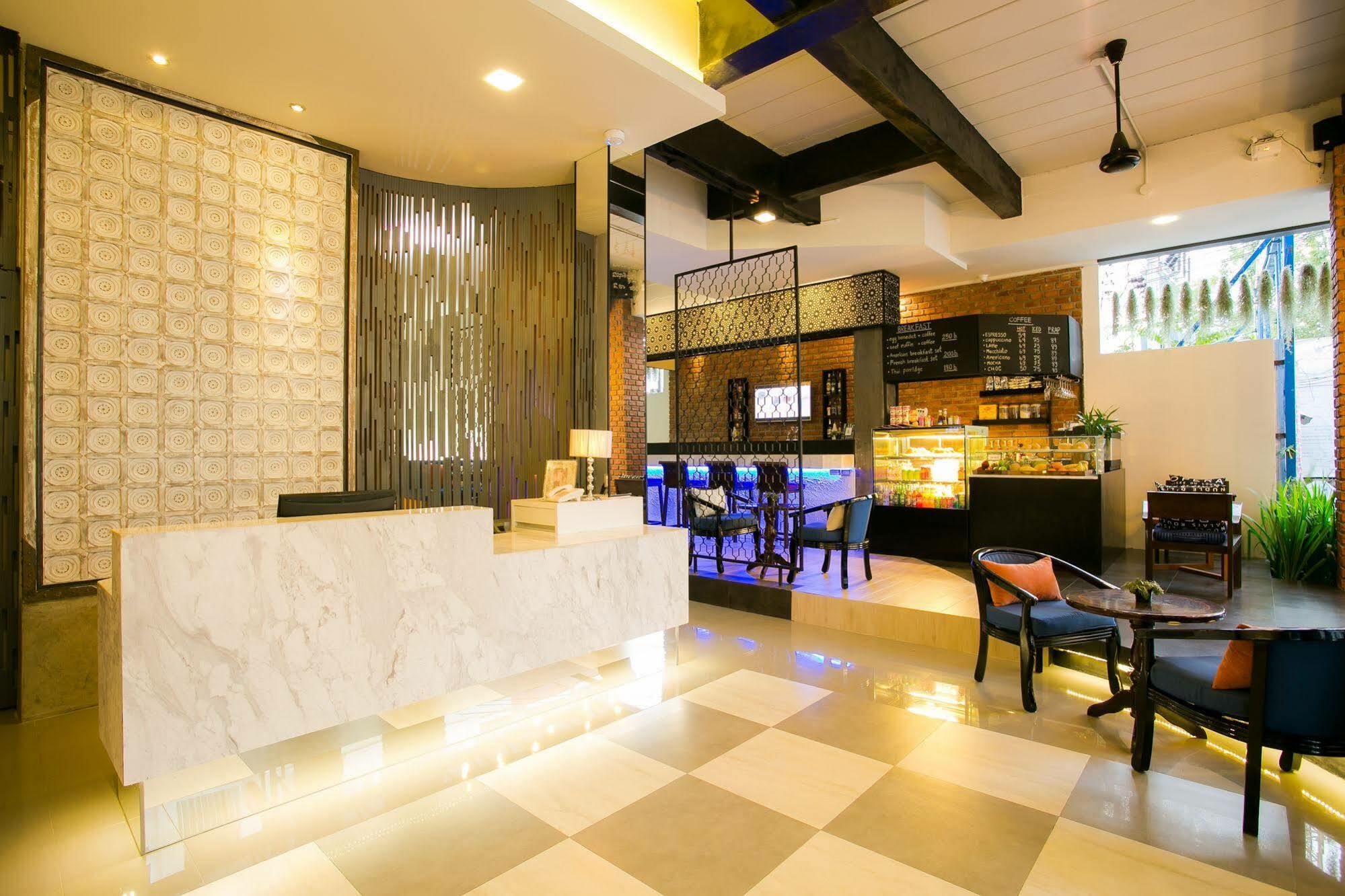 The House Patong Hotell Eksteriør bilde