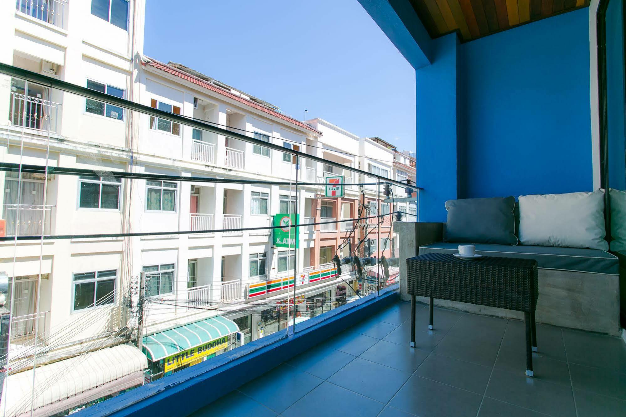 The House Patong Hotell Eksteriør bilde