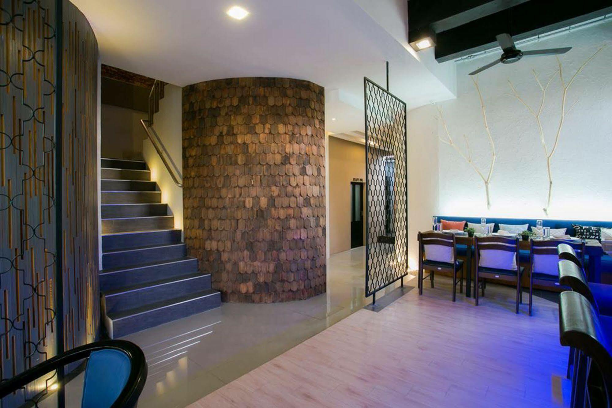 The House Patong Hotell Eksteriør bilde